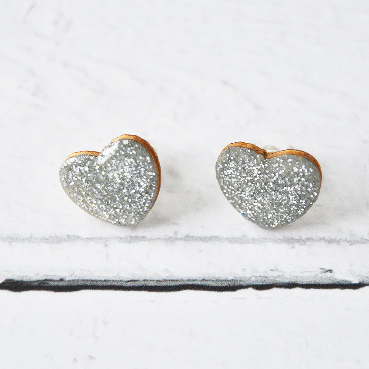 silver_heart_earrings
