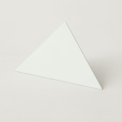 Block-Design-photo-clip-stand-triangle-white