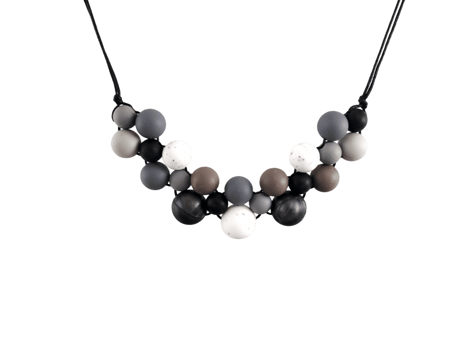 kodes-statement-necklace-geometric-silicone-black-white-monochrome-necklace-KS0048b-0001-cutout-1-920×690