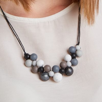 kodes-statement-necklace-geometric-silicone-black-white-monochrome-necklace-KS0048b-0009